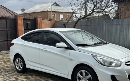Hyundai Solaris II рестайлинг, 2013 год, 750 000 рублей, 2 фотография