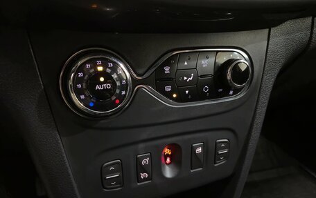 Renault Sandero II рестайлинг, 2017 год, 1 090 000 рублей, 19 фотография