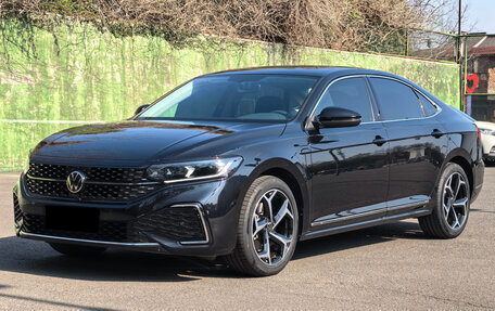 Volkswagen Passat B8 рестайлинг, 2023 год, 2 450 000 рублей, 1 фотография