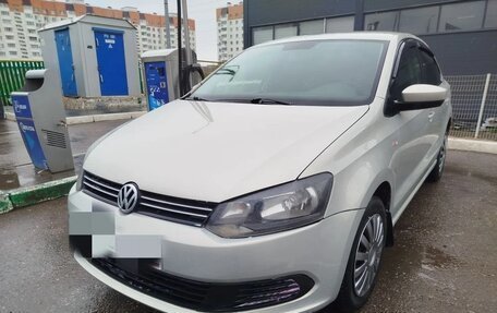 Volkswagen Polo VI (EU Market), 2011 год, 495 000 рублей, 2 фотография