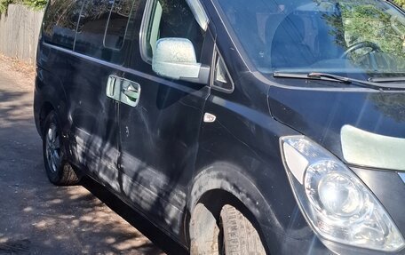 Hyundai Grand Starex Grand Starex I рестайлинг 2, 2011 год, 1 350 000 рублей, 2 фотография