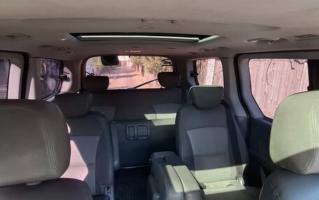 Hyundai Grand Starex Grand Starex I рестайлинг 2, 2011 год, 1 350 000 рублей, 15 фотография