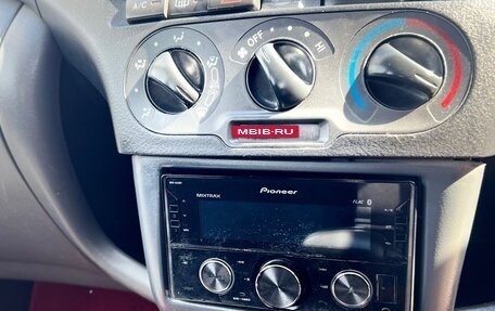 Toyota Vitz, 2004 год, 389 000 рублей, 27 фотография