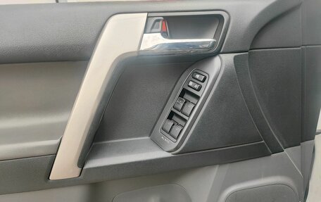 Toyota Land Cruiser Prado 150 рестайлинг 2, 2013 год, 2 600 000 рублей, 12 фотография