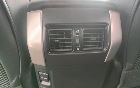 Toyota Land Cruiser Prado 150 рестайлинг 2, 2013 год, 2 600 000 рублей, 16 фотография