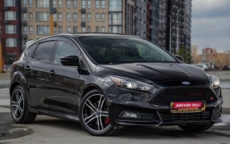 Ford Focus ST III, 2018 год, 1 900 000 рублей, 1 фотография