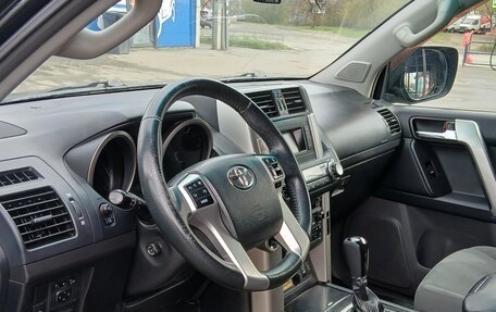 Toyota Land Cruiser Prado 150 рестайлинг 2, 2010 год, 2 550 000 рублей, 13 фотография