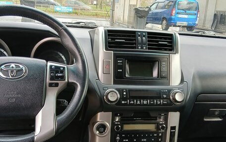 Toyota Land Cruiser Prado 150 рестайлинг 2, 2010 год, 2 550 000 рублей, 11 фотография