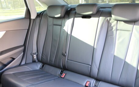 Audi A4, 2019 год, 2 700 000 рублей, 10 фотография