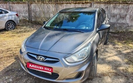 Hyundai Solaris II рестайлинг, 2012 год, 825 000 рублей, 3 фотография