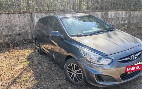 Hyundai Solaris II рестайлинг, 2012 год, 825 000 рублей, 2 фотография