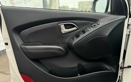 Hyundai ix35 I рестайлинг, 2013 год, 1 200 000 рублей, 10 фотография