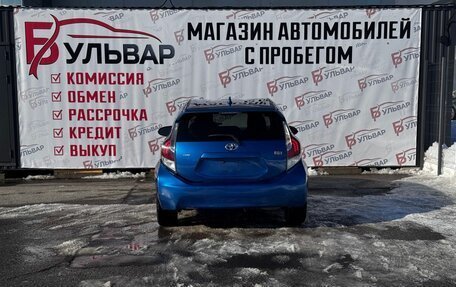 Toyota Prius c I, 2016 год, 1 570 000 рублей, 5 фотография