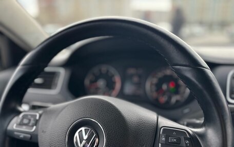 Volkswagen Jetta VI, 2013 год, 979 000 рублей, 13 фотография