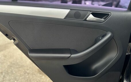 Volkswagen Jetta VI, 2013 год, 979 000 рублей, 14 фотография