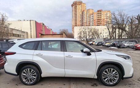 Toyota Highlander, 2024 год, 6 000 000 рублей, 1 фотография