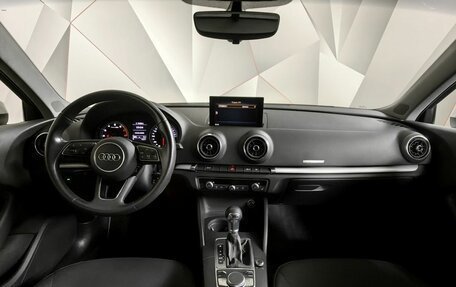 Audi A3, 2018 год, 2 660 000 рублей, 14 фотография