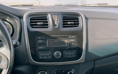 Renault Sandero II рестайлинг, 2016 год, 745 000 рублей, 18 фотография