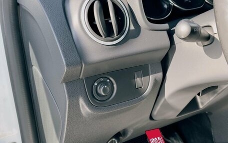 Renault Sandero II рестайлинг, 2016 год, 745 000 рублей, 13 фотография