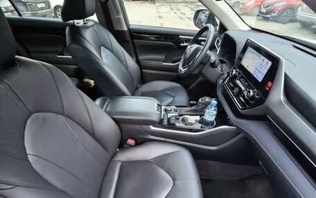 Toyota Highlander, 2024 год, 6 000 000 рублей, 14 фотография