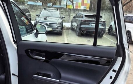 Toyota Highlander, 2024 год, 6 000 000 рублей, 16 фотография