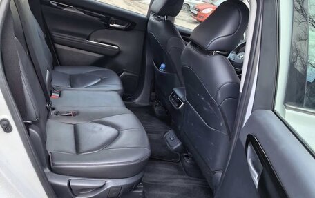 Toyota Highlander, 2024 год, 6 000 000 рублей, 18 фотография