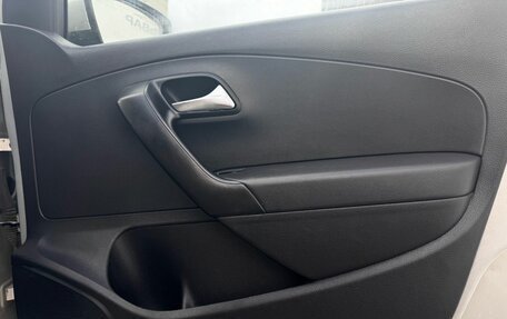 Volkswagen Polo VI (EU Market), 2013 год, 850 000 рублей, 17 фотография