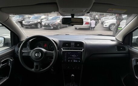 Volkswagen Polo VI (EU Market), 2013 год, 850 000 рублей, 23 фотография