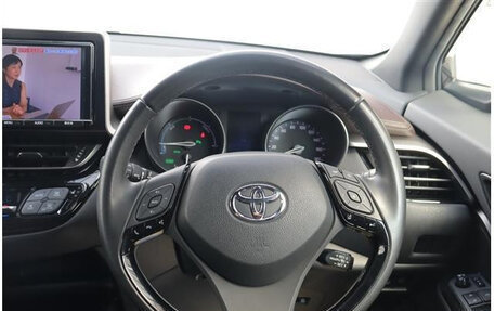 Toyota C-HR I рестайлинг, 2017 год, 1 550 000 рублей, 14 фотография