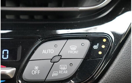 Toyota C-HR I рестайлинг, 2017 год, 1 550 000 рублей, 25 фотография