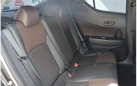 Toyota C-HR I рестайлинг, 2017 год, 1 550 000 рублей, 19 фотография