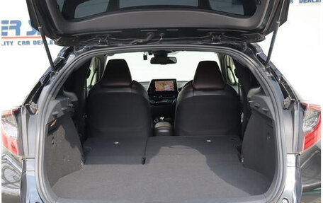 Toyota C-HR I рестайлинг, 2017 год, 1 550 000 рублей, 20 фотография