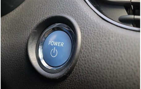 Toyota C-HR I рестайлинг, 2017 год, 1 550 000 рублей, 27 фотография