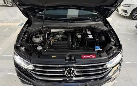 Volkswagen Tiguan II, 2023 год, 2 660 111 рублей, 13 фотография