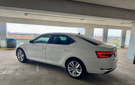 Skoda Superb III рестайлинг, 2019 год, 3 590 000 рублей, 3 фотография