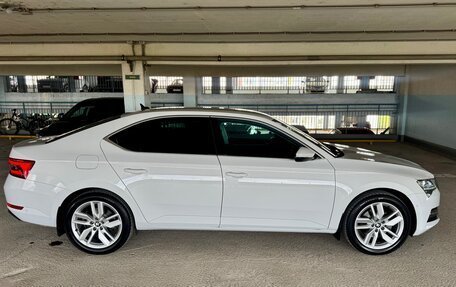 Skoda Superb III рестайлинг, 2019 год, 3 590 000 рублей, 6 фотография