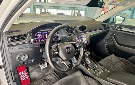 Skoda Superb III рестайлинг, 2019 год, 3 590 000 рублей, 10 фотография