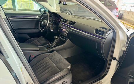 Skoda Superb III рестайлинг, 2019 год, 3 590 000 рублей, 13 фотография