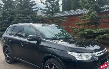 Mitsubishi Outlander III рестайлинг 3, 2014 год, 1 650 000 рублей, 1 фотография