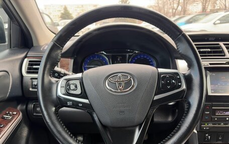 Toyota Camry, 2017 год, 2 390 000 рублей, 11 фотография