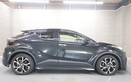 Toyota C-HR I рестайлинг, 2018 год, 1 560 000 рублей, 4 фотография