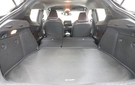 Toyota C-HR I рестайлинг, 2018 год, 1 560 000 рублей, 9 фотография