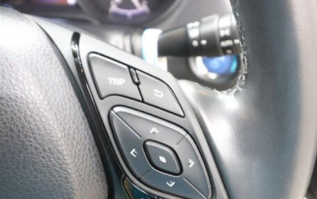 Toyota C-HR I рестайлинг, 2018 год, 1 560 000 рублей, 17 фотография