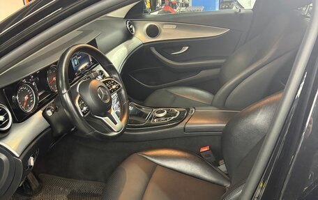 Mercedes-Benz E-Класс, 2019 год, 2 950 000 рублей, 8 фотография