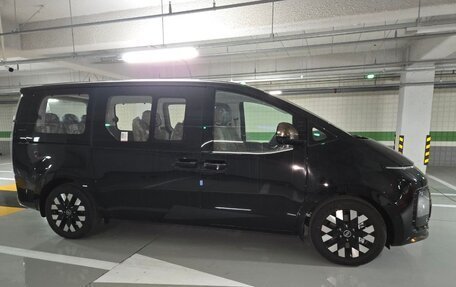 Hyundai Staria, 2025 год, 10 600 000 рублей, 2 фотография