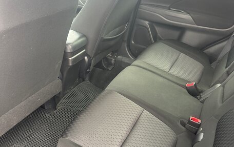 Mitsubishi Outlander III рестайлинг 3, 2014 год, 1 650 000 рублей, 5 фотография