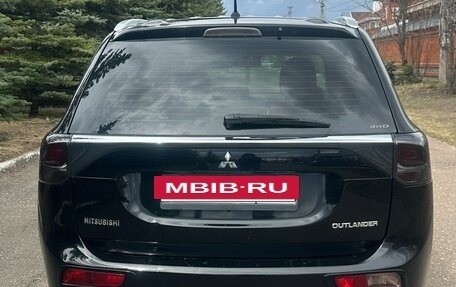 Mitsubishi Outlander III рестайлинг 3, 2014 год, 1 650 000 рублей, 8 фотография