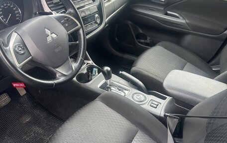 Mitsubishi Outlander III рестайлинг 3, 2014 год, 1 650 000 рублей, 4 фотография