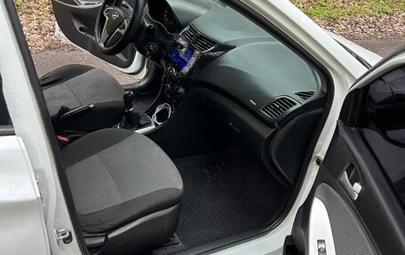 Hyundai Solaris II рестайлинг, 2012 год, 615 000 рублей, 13 фотография