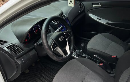 Hyundai Solaris II рестайлинг, 2012 год, 615 000 рублей, 14 фотография